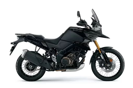 v-strom-1050-de-pricing-show-3-fue2vkycm5.jpg