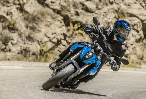 new-gsx8s-action-4-nmxae7qfet.jpg