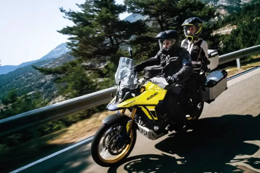 new-vstrom800de-action-2-jixy8mqueq.jpg